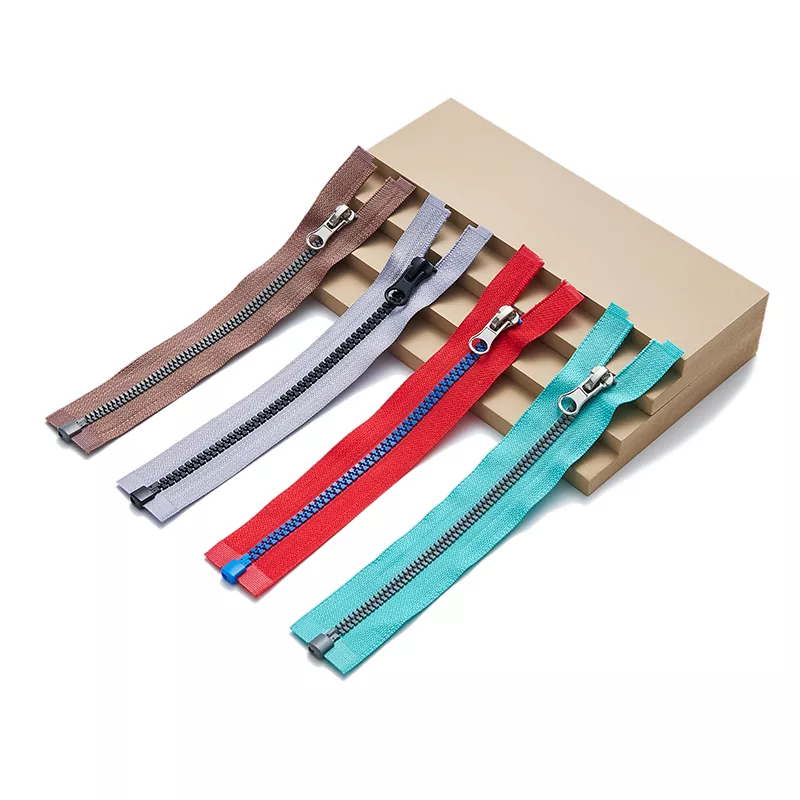 Zip Plastik dengan Gigi Berbentuk Khas